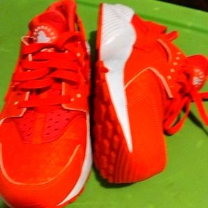 Nike sneakers size 9 women's